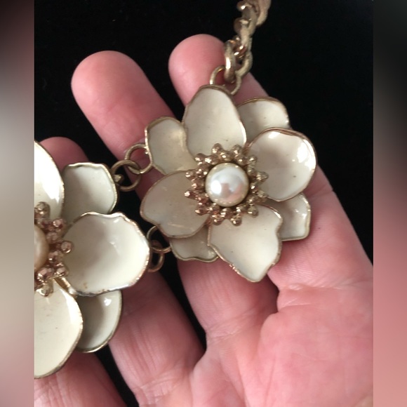 Vintaged Statement Necklace Enamel Flowers Gold tone Cuban chunky chain - Picture 5 of 12